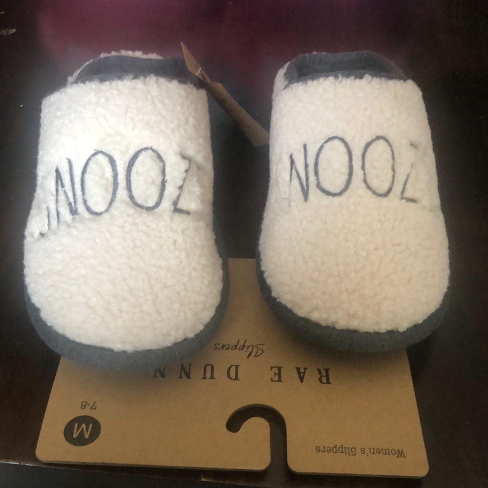 Rae Dunn women’s slippers (7-8)